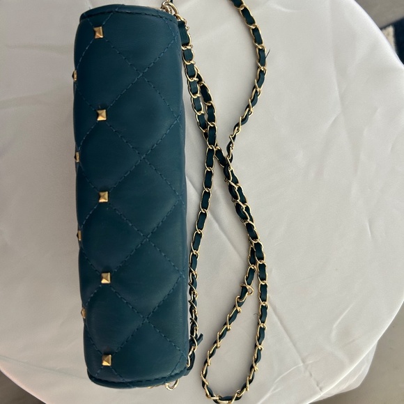 Badgley Mischka Diamond Stud Clutch Bag - Picture 4 of 9